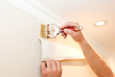 Pose de papier peint à Montagut — revêtements muraux et toiles de verre